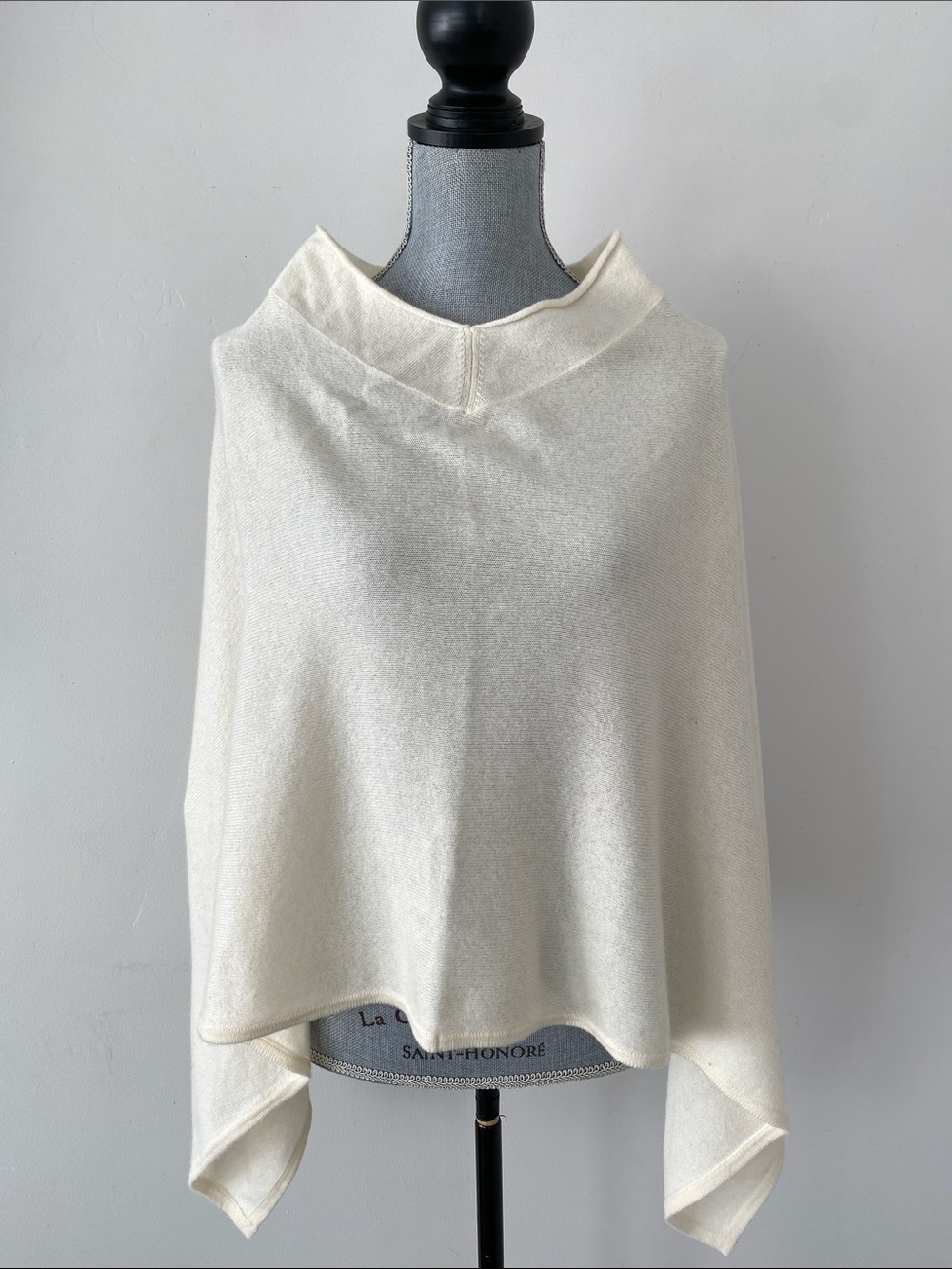 VTG Women's Cream Merino Wool Knit Poncho Sweater Sz S Contemporary Minimal Chic